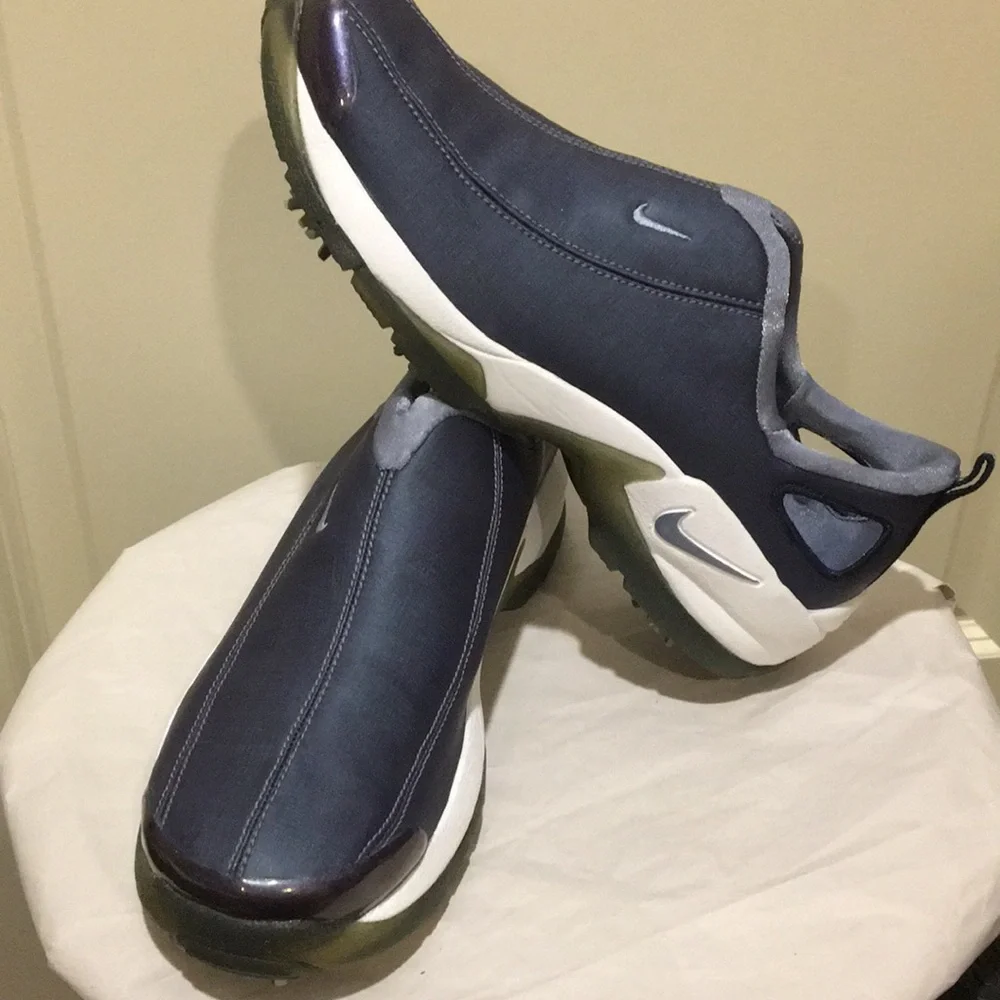 NWOT NIKE womens GOLF Air presto Slip On Golf Shoe soft spikes size 7 blue
